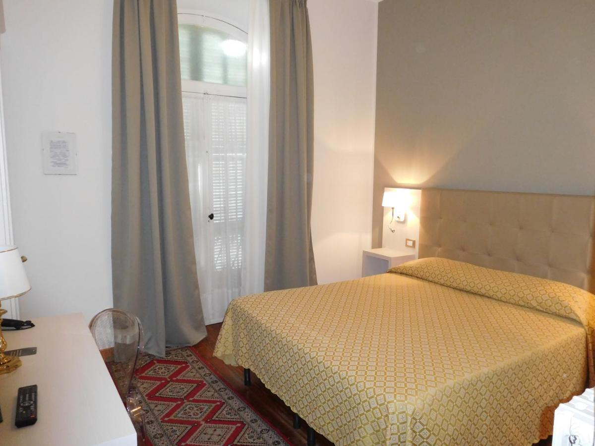 Hotel Villa Maria Sanremo Esterno foto